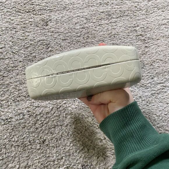 Coach Signature Monogram Off-White Hard Clamshell Glasses Sunglasses Case - Picture 3 of 3